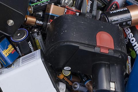坡头坡头汽车电池回收哪家好,上门回收废铅酸电池
